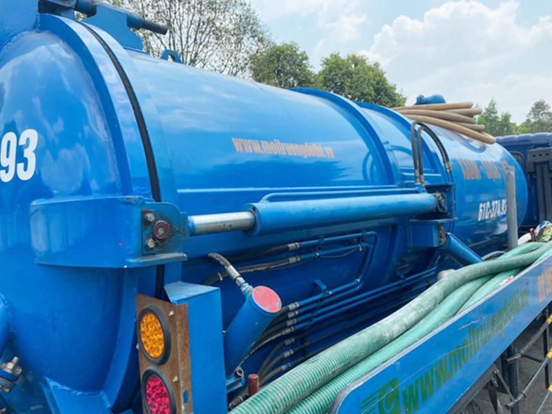 Tanker truck